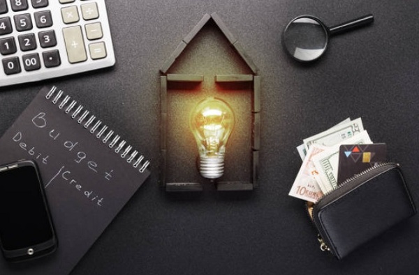 credit card budget bulb