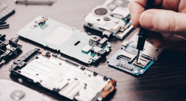 Taking Control of Smartphone Repairs: A Step-by-Step Guide to Installing Software on Your Phone at Home