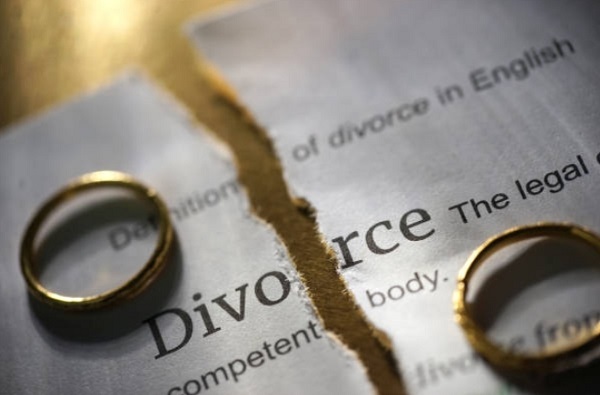 The Pros and Cons of Default Judgement Divorce