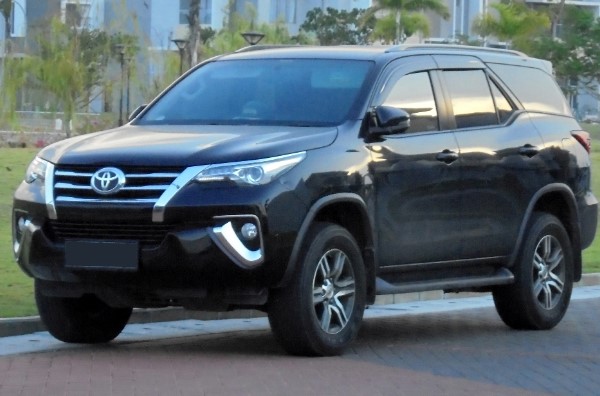 black fortuner