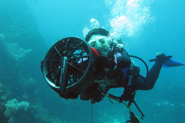 Diver use underwater scooter