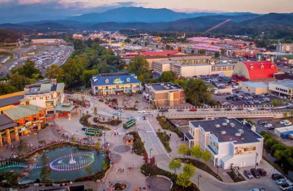 Six Tips for a Great Friends-Only Summer Trip to Pigeon Forge