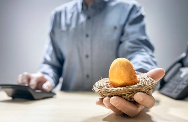 Building Your Nest Egg: Choosing the Best Bank to Open a Savings Account