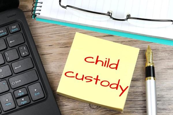 child custody write on the sticky note