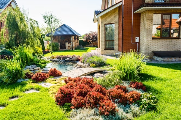 Crafting Beautiful Outdoor Spaces: A Guide to Choosing the Right Landscaping Supplies