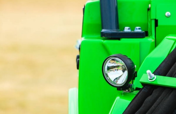 How to Choose and Install Tractor Lights