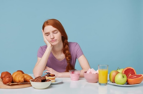 girl looking the food