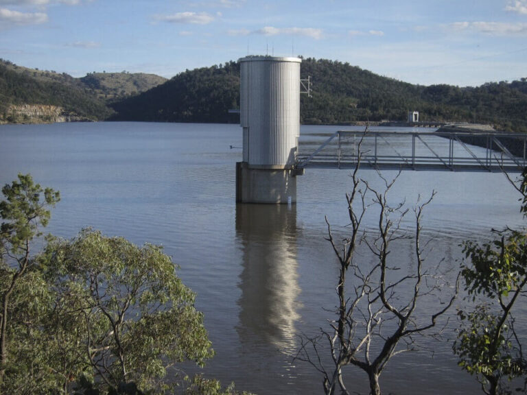 Wyangala dam Australia