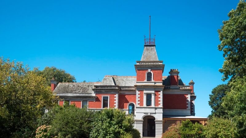 historic mansion Peninsula