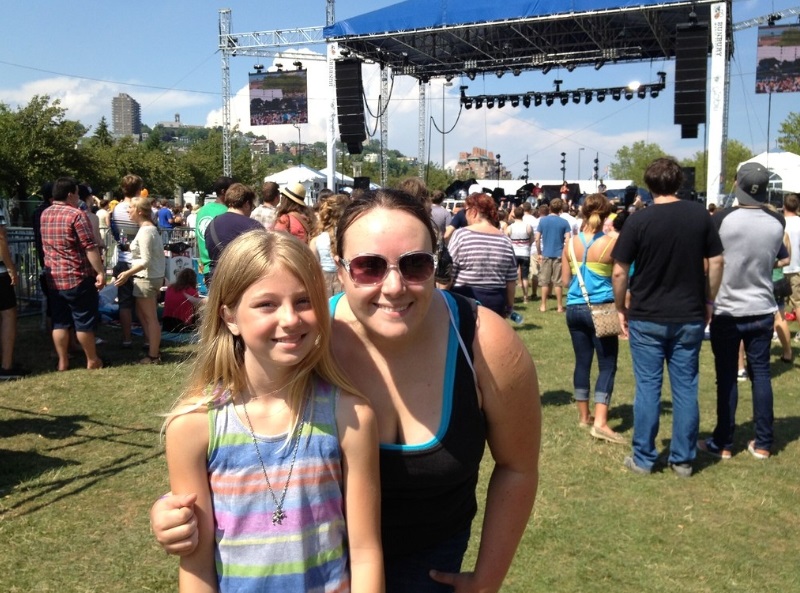 mother and daughter on Bunbury Music Festival