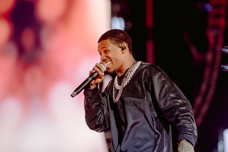 Boogie Wid Da Singing in happy mode