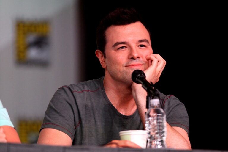 Seth-Macfarlane-Pass-a-Smile