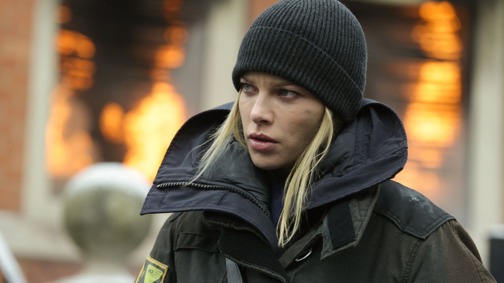 Lauren German in Winter