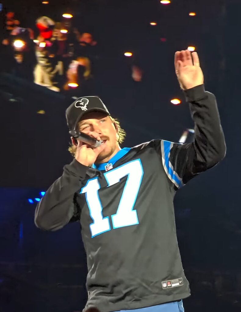 Morgan Wallen Singing